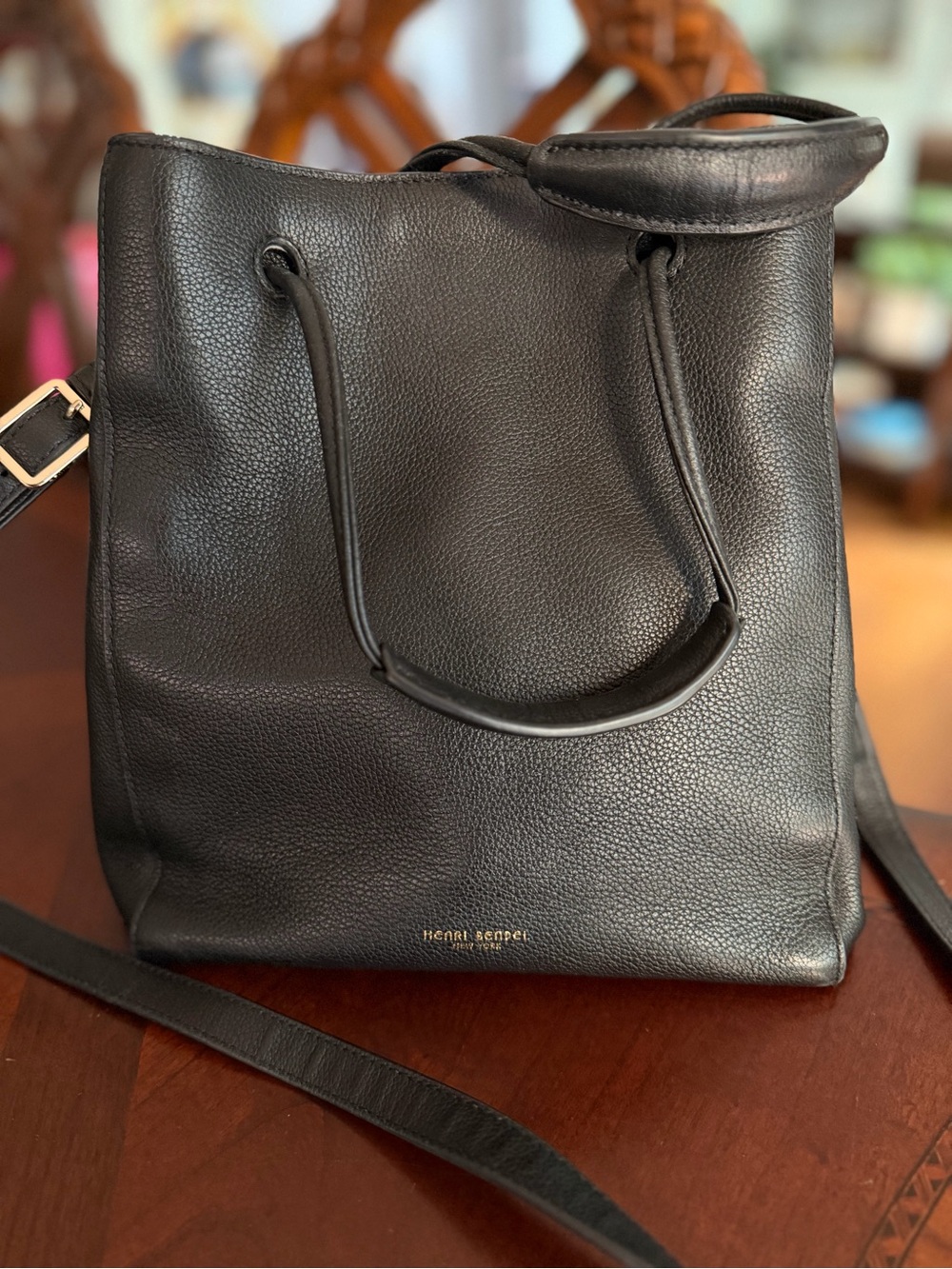 Henri Bendel HTF Bucket Crossbody Lunch Bag Tote in VGUC